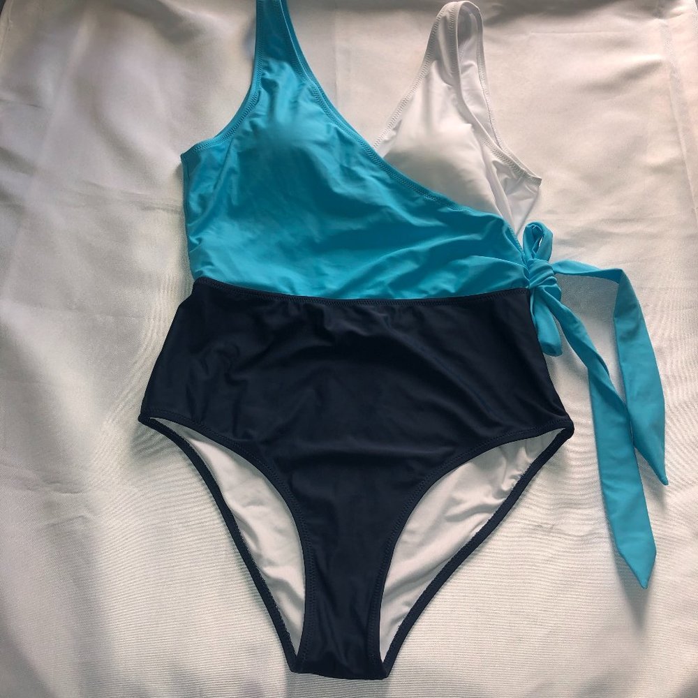 NWT CUPSHE Two Toned One Piece Swimsuit Size L